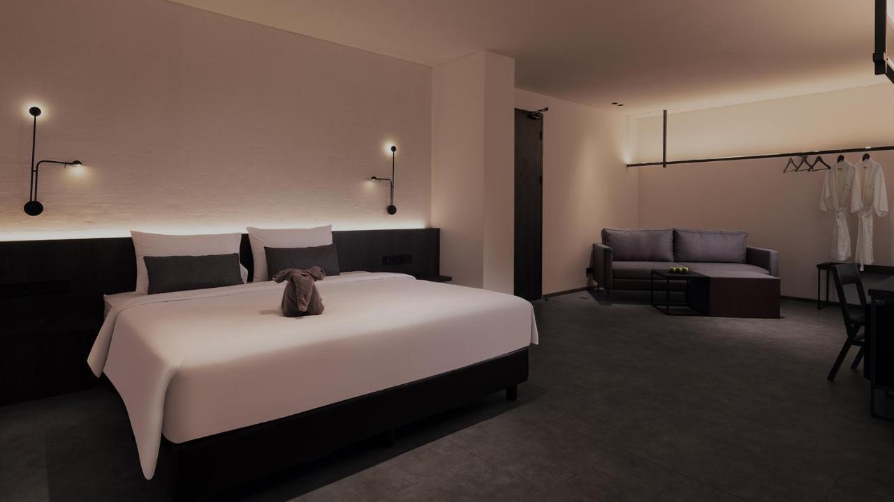 Rez Hotel Семаранг Екстериор снимка