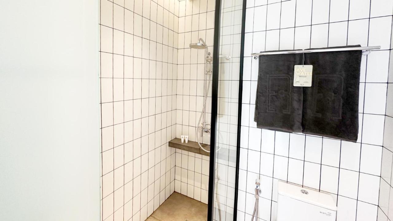 Rez Hotel Семаранг Екстериор снимка