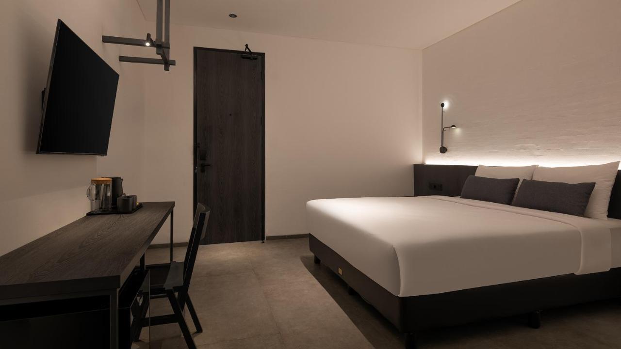 Rez Hotel Семаранг Екстериор снимка