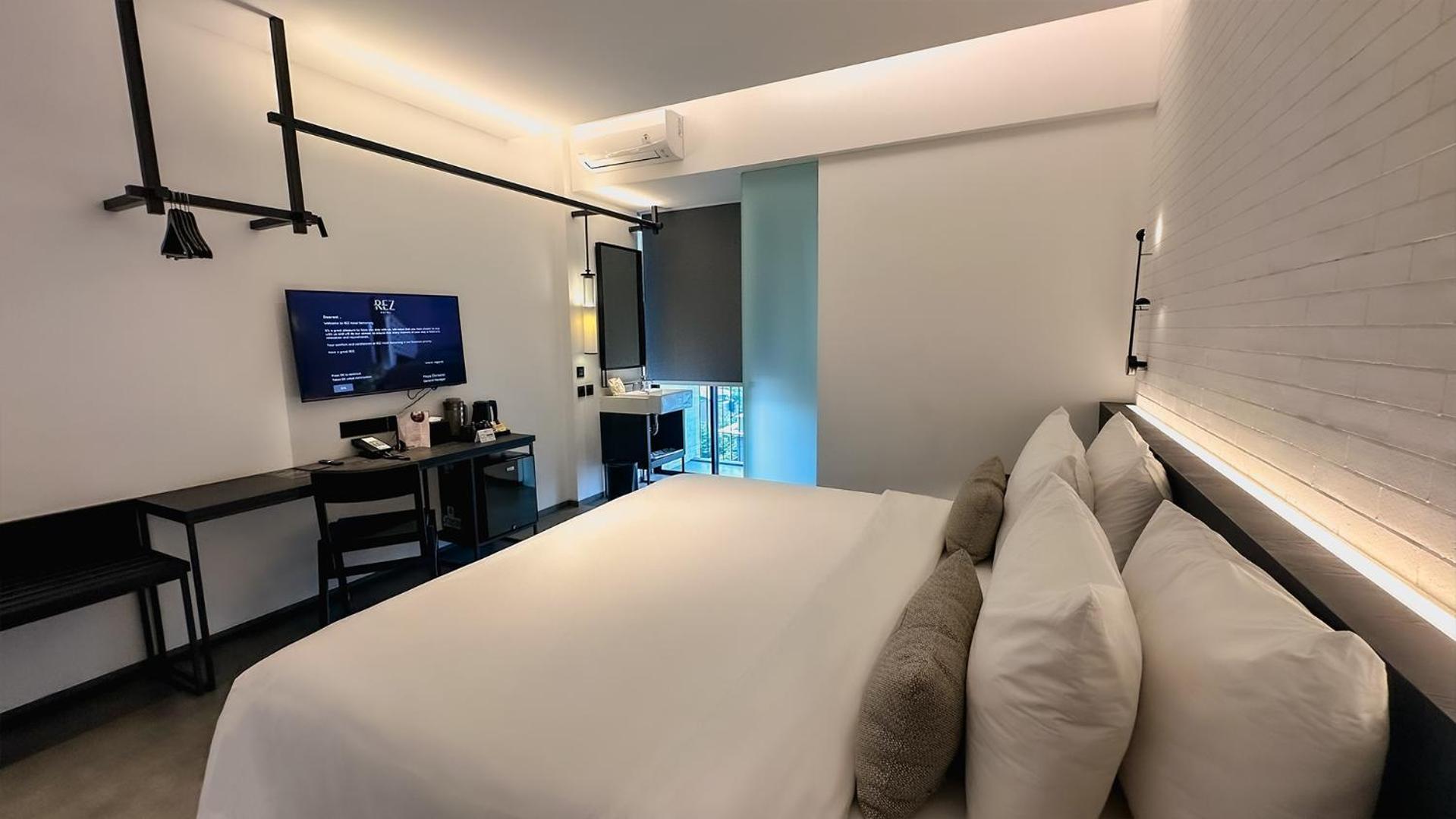 Rez Hotel Семаранг Екстериор снимка